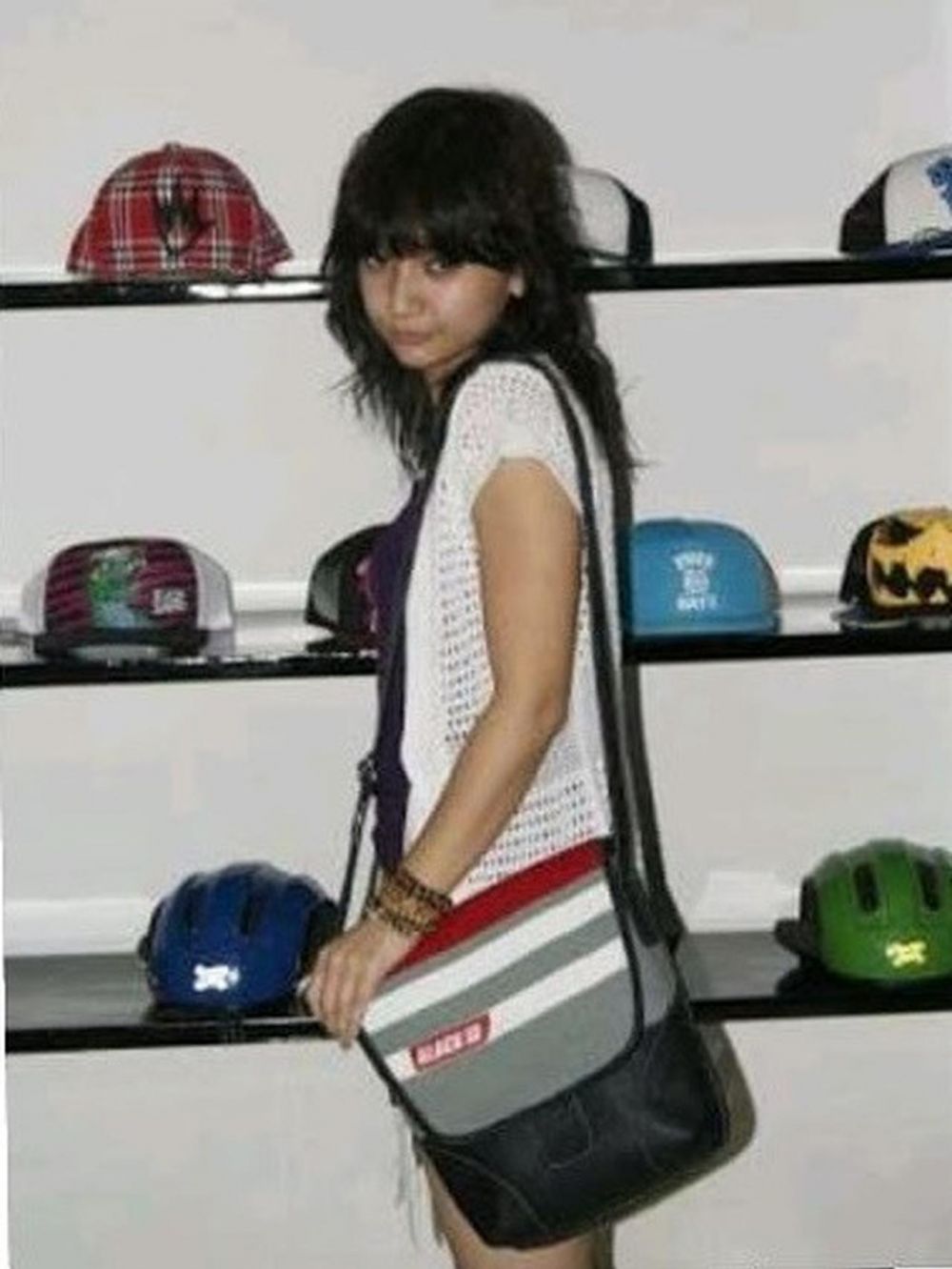 8 Potret lawas Angelica Simperler ini bukti parasnya awet muda