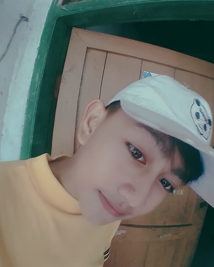 8 Potret Dafi Firmansyah, cowok viral mirip Verrell Bramasta