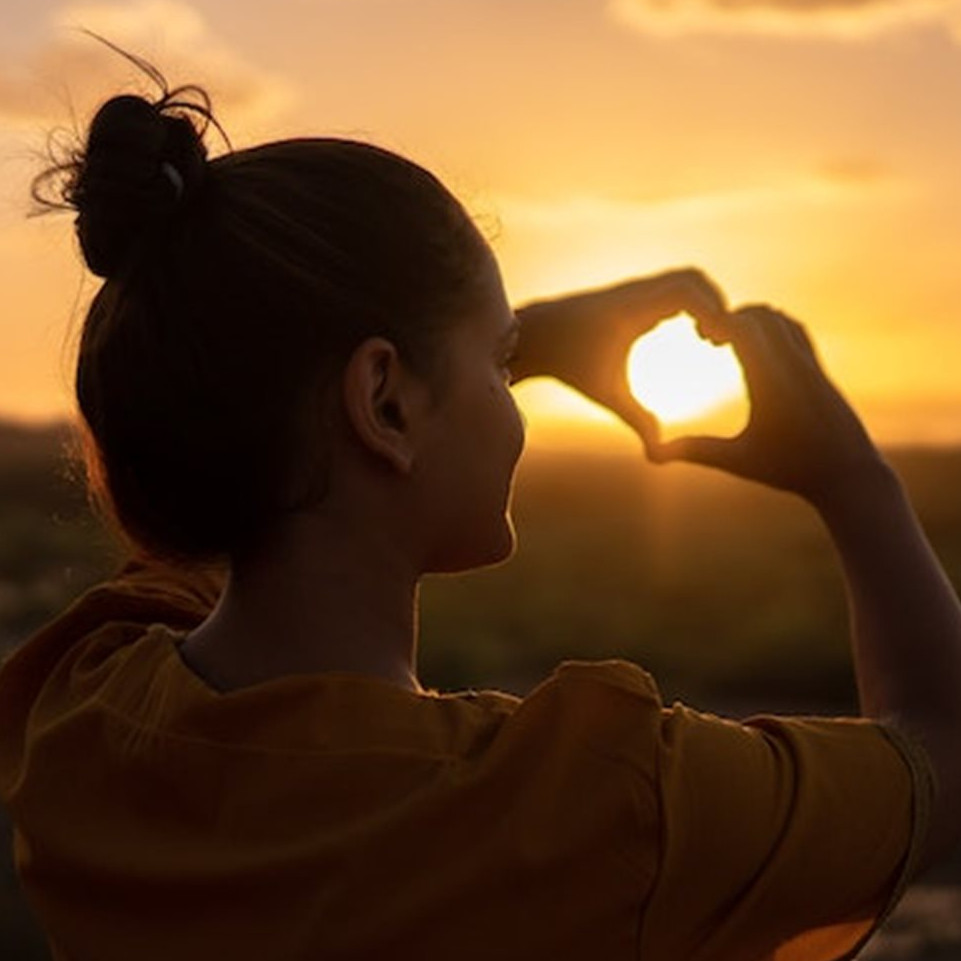 185 Kata-kata mutiara tentang senja, romantis dan tenangkan suasana