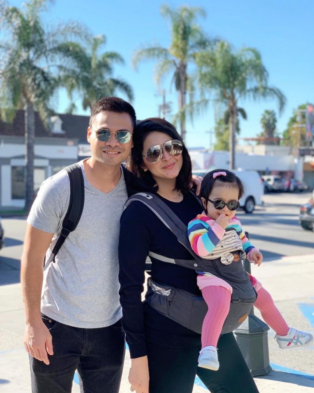 Lama tak terlihat di TV, ini 10 potret harmonis Nabila Syakieb & suami