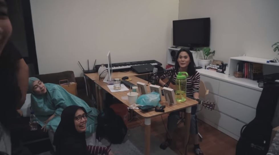 15 Penampakan rumah Vidi Aldiano, desainnya curi perhatian