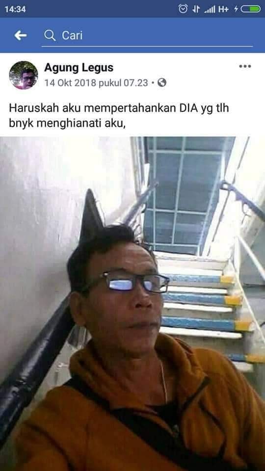 10 Status FB bapak-bapak galau soal cinta, bikin senyum ngenes