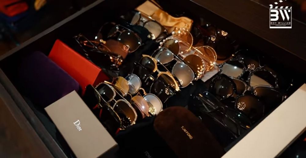 7 Potret walk in closet Rossa, koleksinya bikin melongo