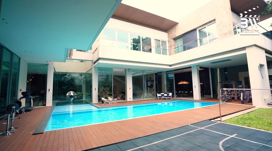 13 Potret rumah Manoj Punjabi, bak hotel bintang lima