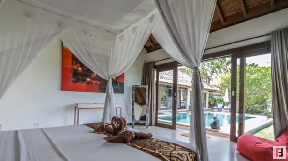 8 Penampakan vila Luna Maya di Bali, suasananya cozy abis