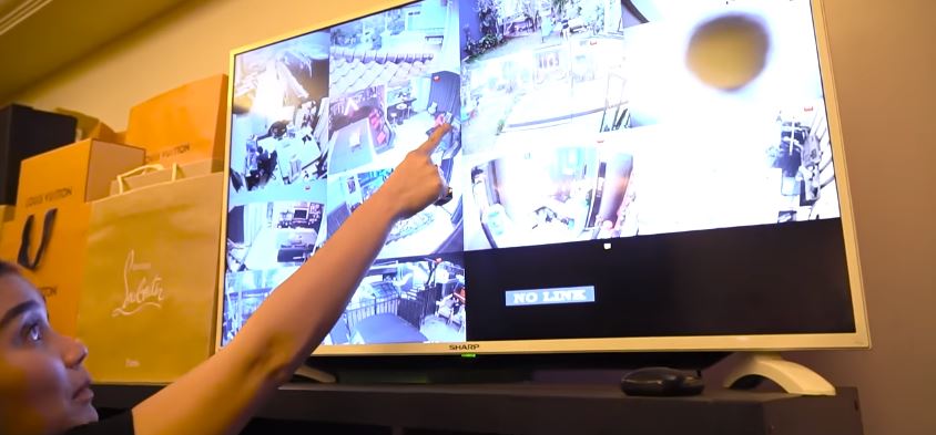 7 Potret kamar Atta Halilintar, dilengkapi layar CCTV