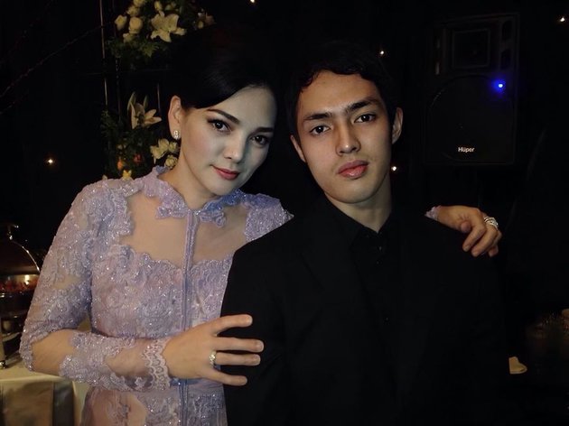13 Potret terbaru artis 80-an Ida Iasha, awet muda di usia 57 tahun