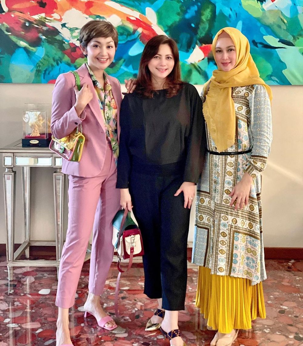 7 Potret persahabatan Dina Lorenza, Cut Keke, dan Windy Wulandari