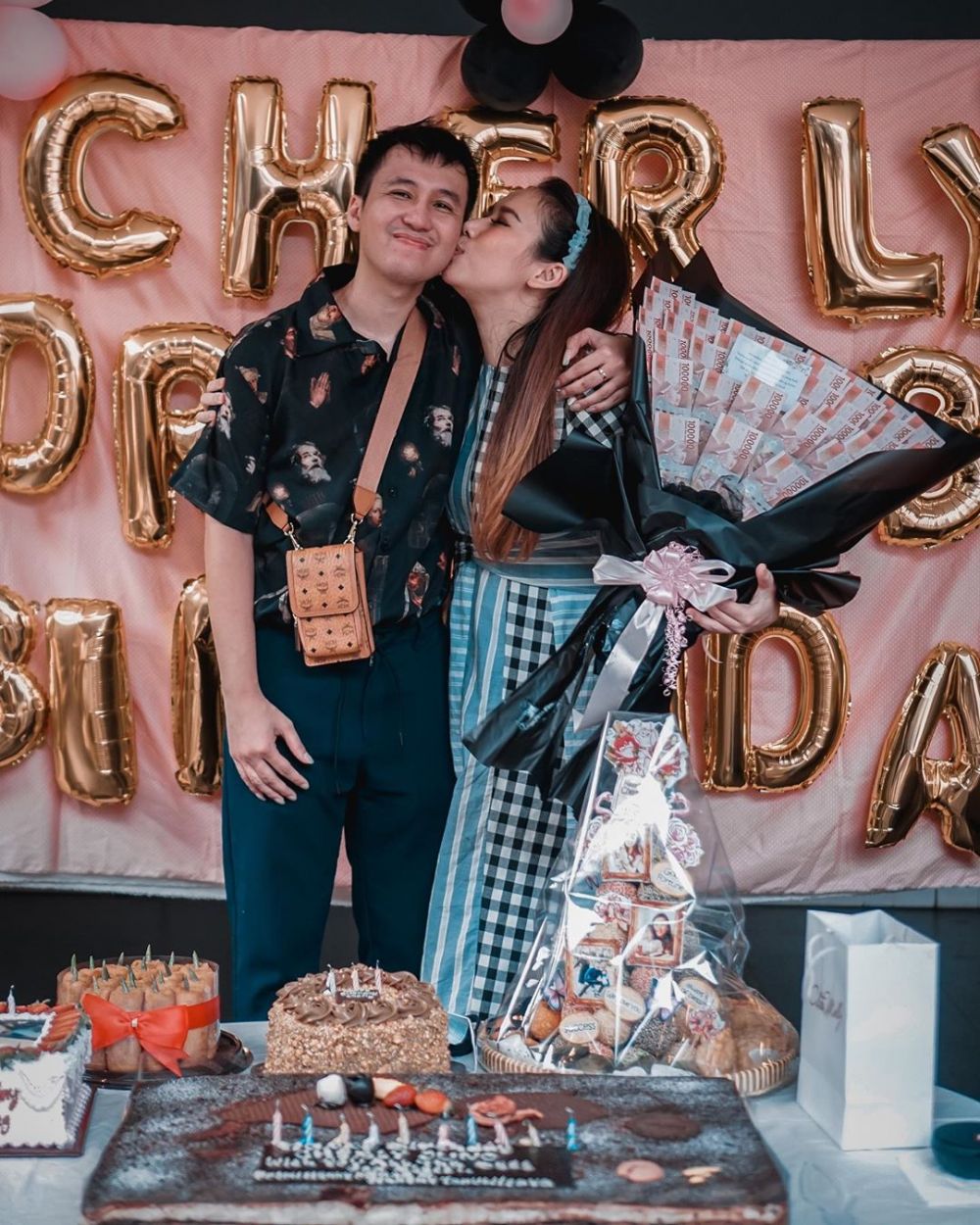 8 Momen ulang tahun Cherly eks Cherrybelle, dirayakan drive thru