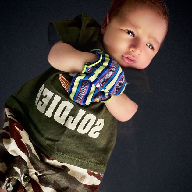 10 Potret anak ketiga Alessia Cestaro & Ahmad Affandy, jago pose