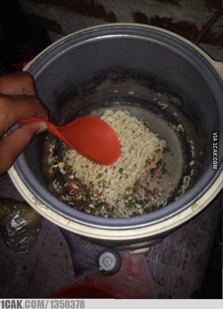 10 Potret masak pakai rice cooker ala anak kos ini ada-ada aja