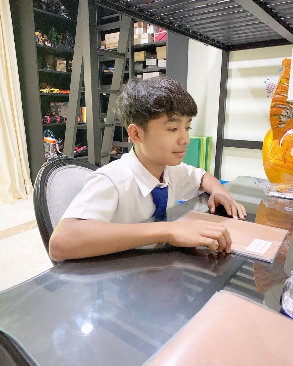 Tahun ajaran baru, ini momen 7 anak seleb sekolah di rumah