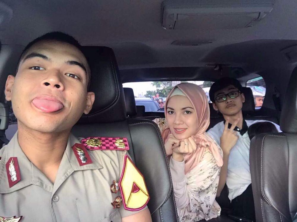 10 Potret ganteng Dicky Fadlika, adik Ratna Galih yang jadi polisi