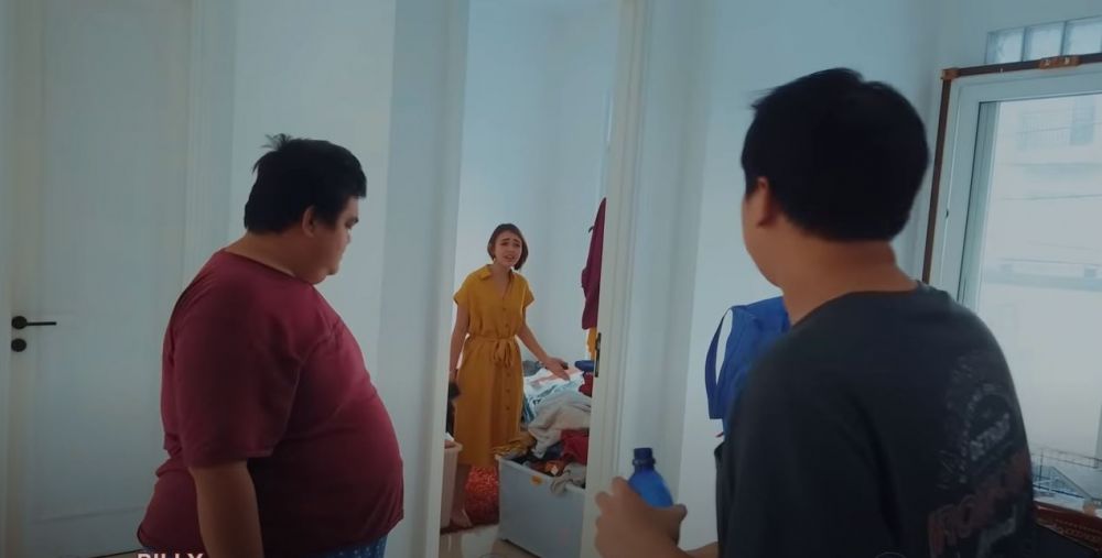 8 Momen manis Amanda Manopo siapkan keperluan syuting Billy Syahputra