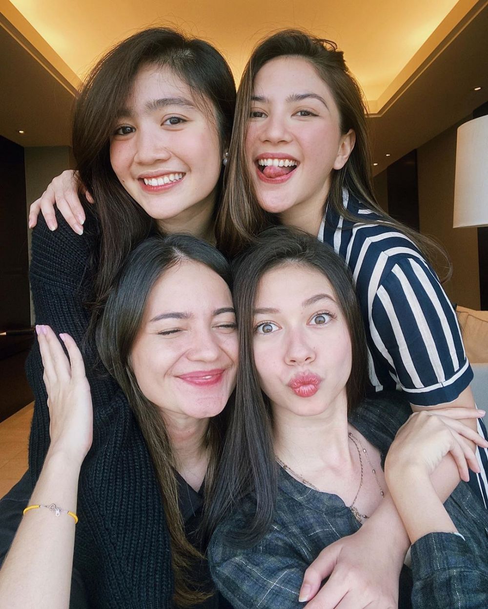 8 Potret persahabatan Enzy Storia, Jessica Mila, Febby, dan Yuki Kato