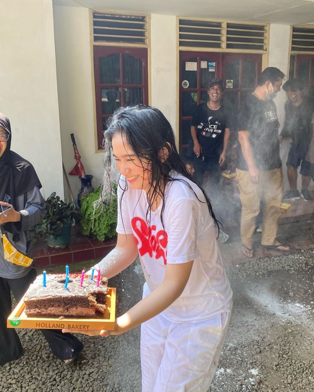 7 Momen ulang tahun Tissa Biani, dapat kejutan di lokasi syuting