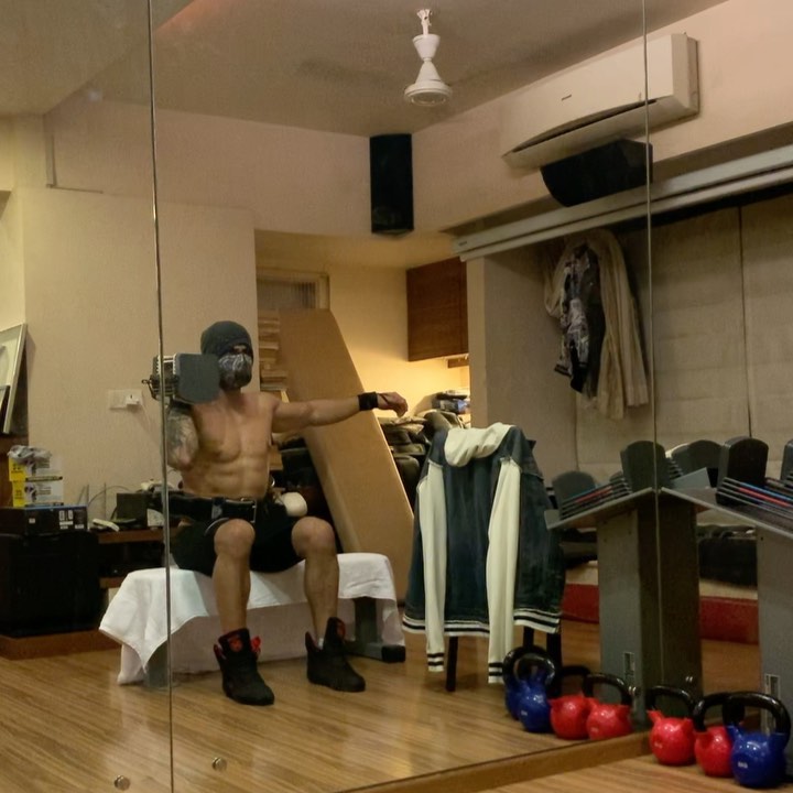 Intip ruang gym milik 8 seleb Bollywood, fasilitasnya lengkap banget