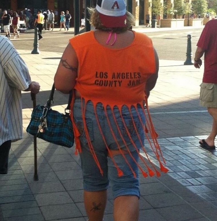 10 Fashion item dengan desain gagal ini bikin ogah pakai