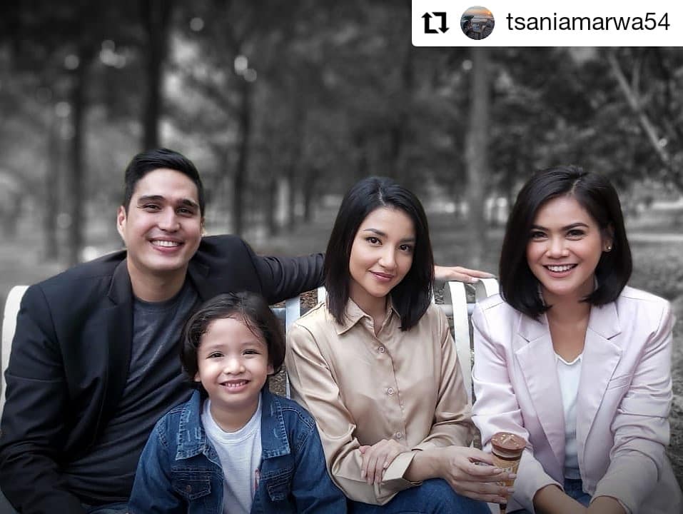 9 Potret kedekatan Radja Nasution & Indah Indriana, bak anak kandung