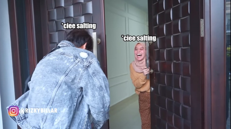 10 Momen Rizky Billar main ke rumah Lesty Kejora, didoakan berjodoh