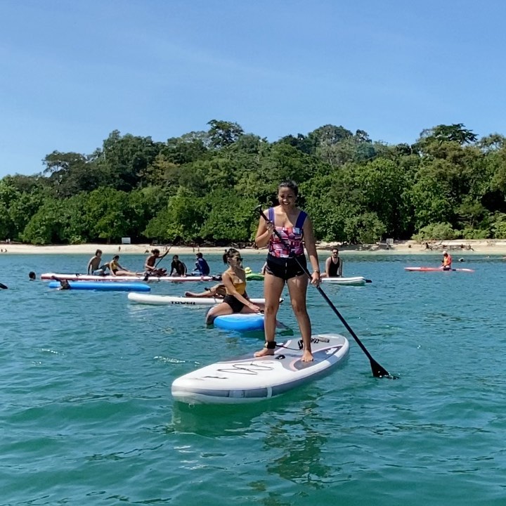 7 Momen seru Nirina Zubir liburan sambil gowes di Pangandaran