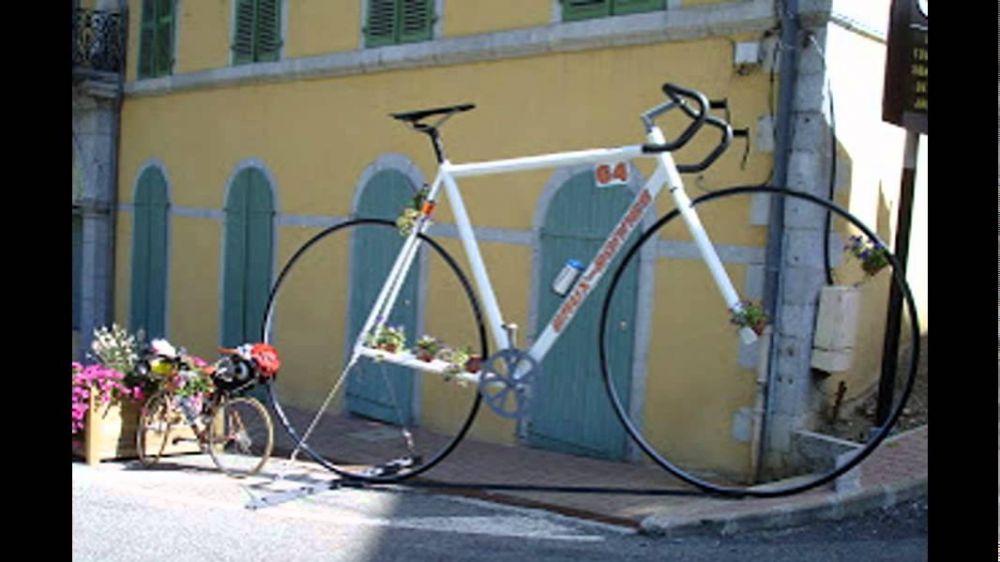 10 Potret sepeda berukuran nggak wajar, ada yang pakai ban jumbo