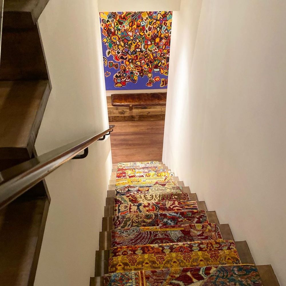 10 Penampakan interior apartemen Gigi Hadid, unik dan artistik