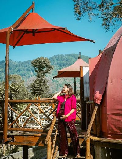 7 Gaya seleb babymoon saat new normal, cantik memesona