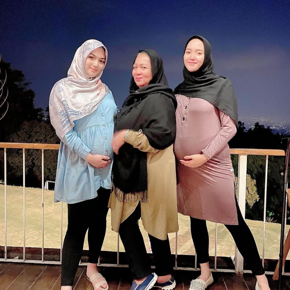 7 Potret kompak Citra Kirana dan Erica Putri saat hamil anak pertama