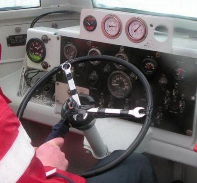 10 Penampakan lucu interior mobil ini bikin geleng kepala