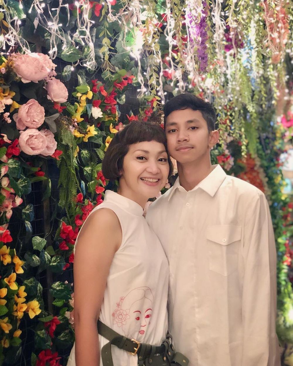 10 Potret Windy Wulandari dan putranya, bak kakak adik