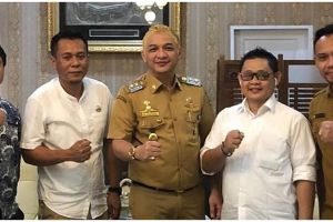 6 Gaya nyentrik Pasha Ungu selama menjabat wakil walikota