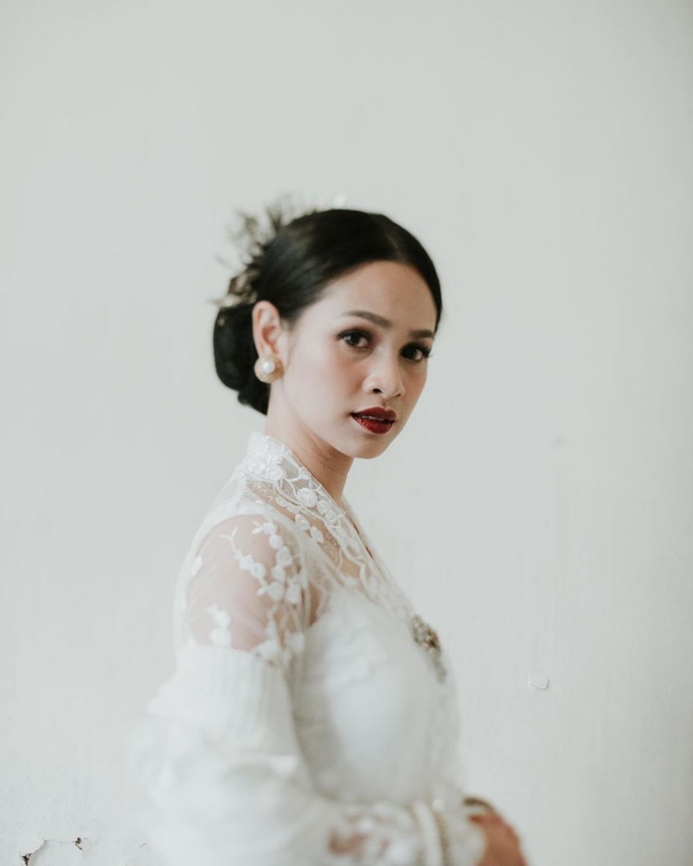 Pesona 8 penyanyi Tanah Air dalam balutan kebaya