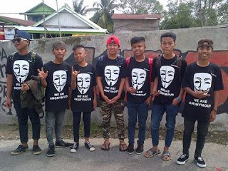 10 Potret 'Indonesian Street Style', fashion-nya unik & curi perhatian