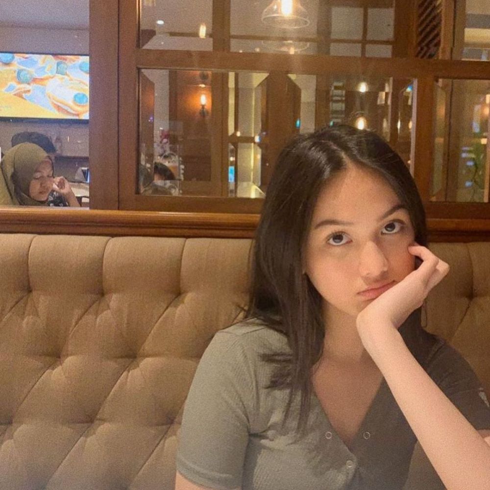 7 Potret Aisyah Aqilah tanpa makeup, tetap pede meski jerawatan