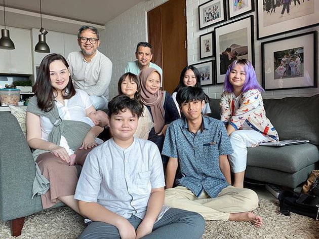 Potret 15 keluarga seleb rayakan Idul Adha, kompak banget