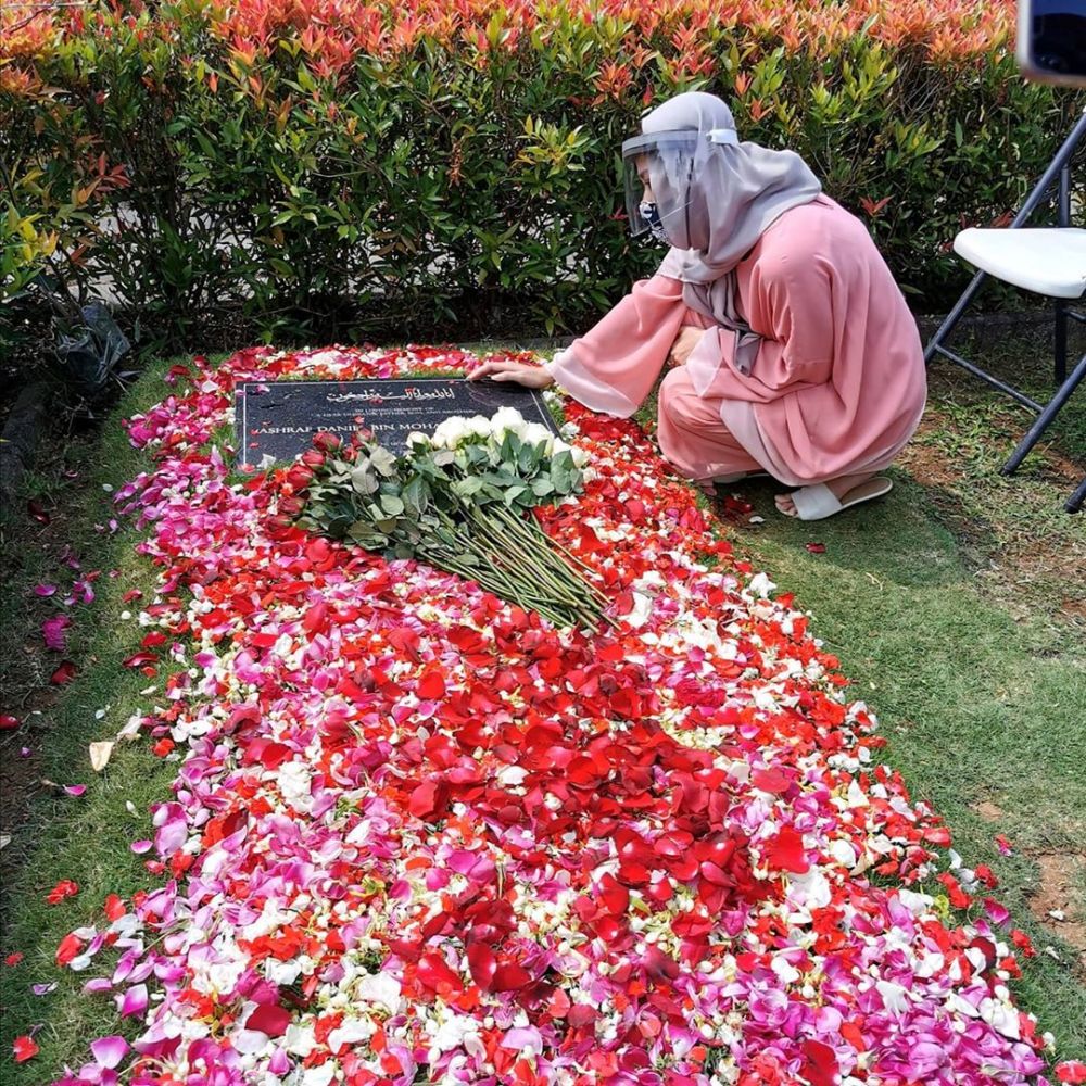 9 Momen haru BCL dan Noah ziarah ke makam Ashraf saat Idul Adha