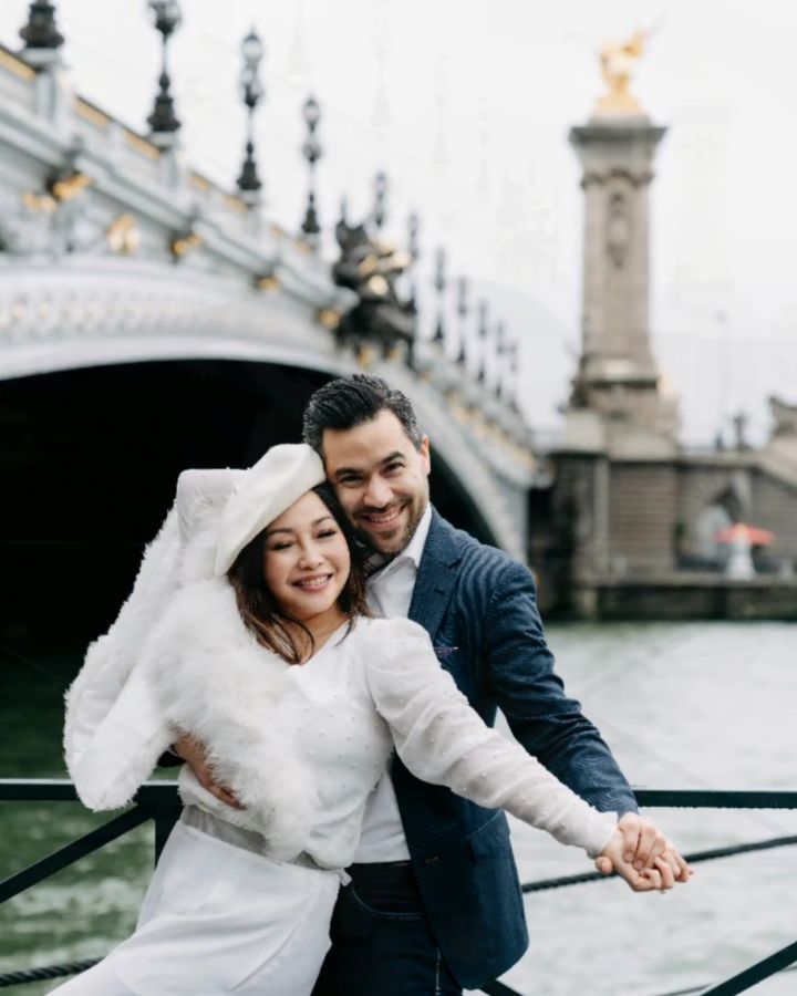 8 Potret Chef Marinka bareng pria bule di Paris, romantis