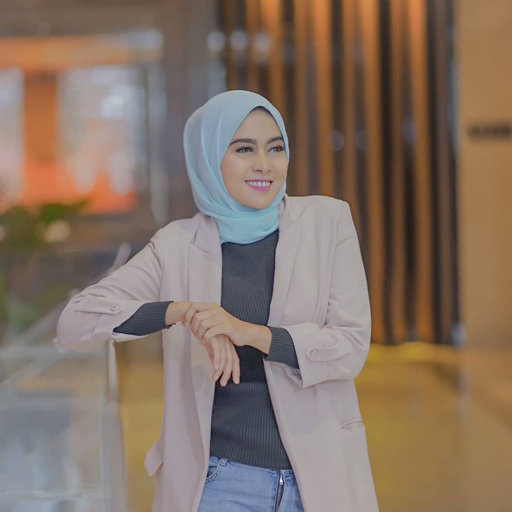 10 Potret Lisda Oxalis, pemeran drama kolosal yang kini berhijab