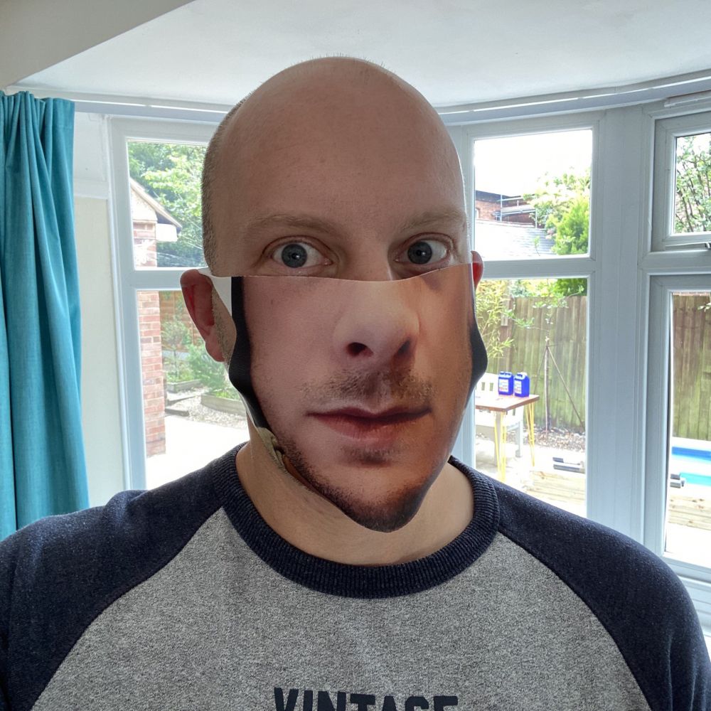 10 Masker ini ubah ekspresi wajah orang, hasil bikin ngakak