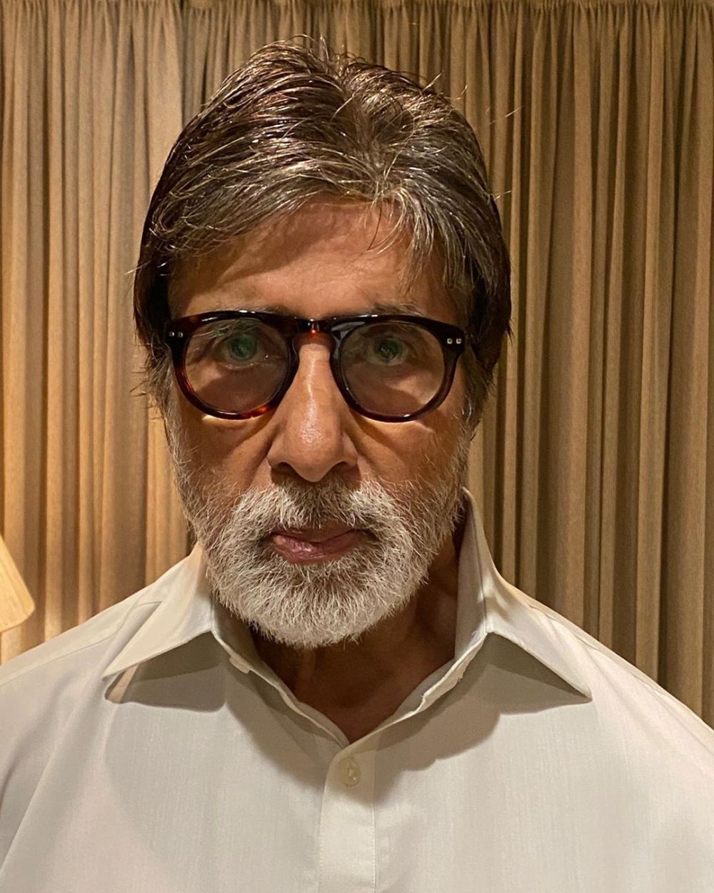 6 Kronologi Amitabh Bachchan terpapar Covid-19 hingga sembuh