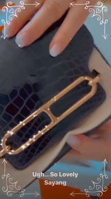 9 Potret hadiah ulang tahun Syahrini, mahal dengan harga jutaan