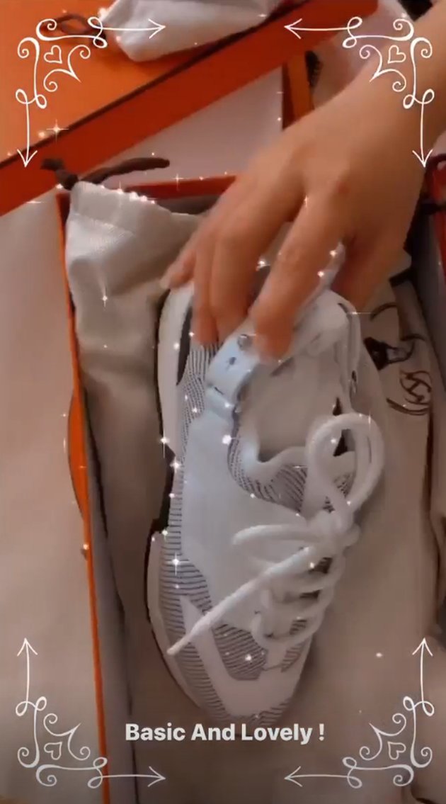 9 Potret hadiah ulang tahun Syahrini, mahal dengan harga jutaan