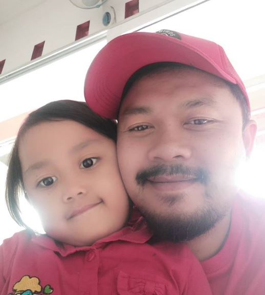 Potret 8 gitaris top bareng putrinya, pesona anaknya curi perhatian