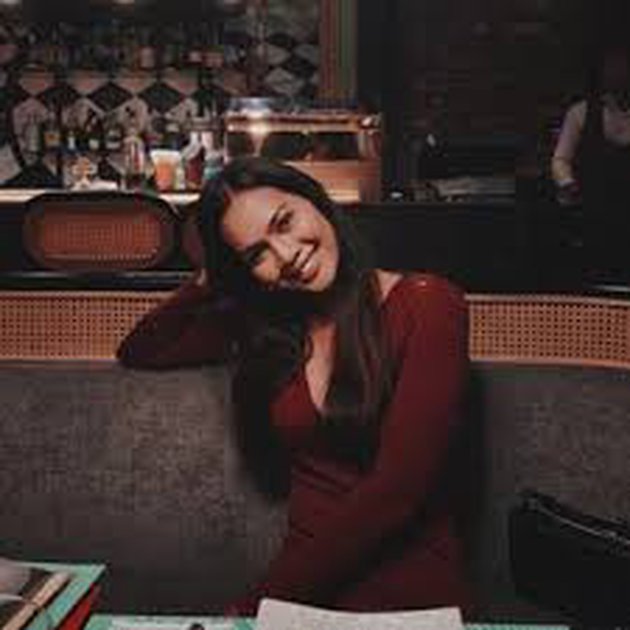 7 Potret cantik Atikah teman gowes Engku Emran, curi perhatian