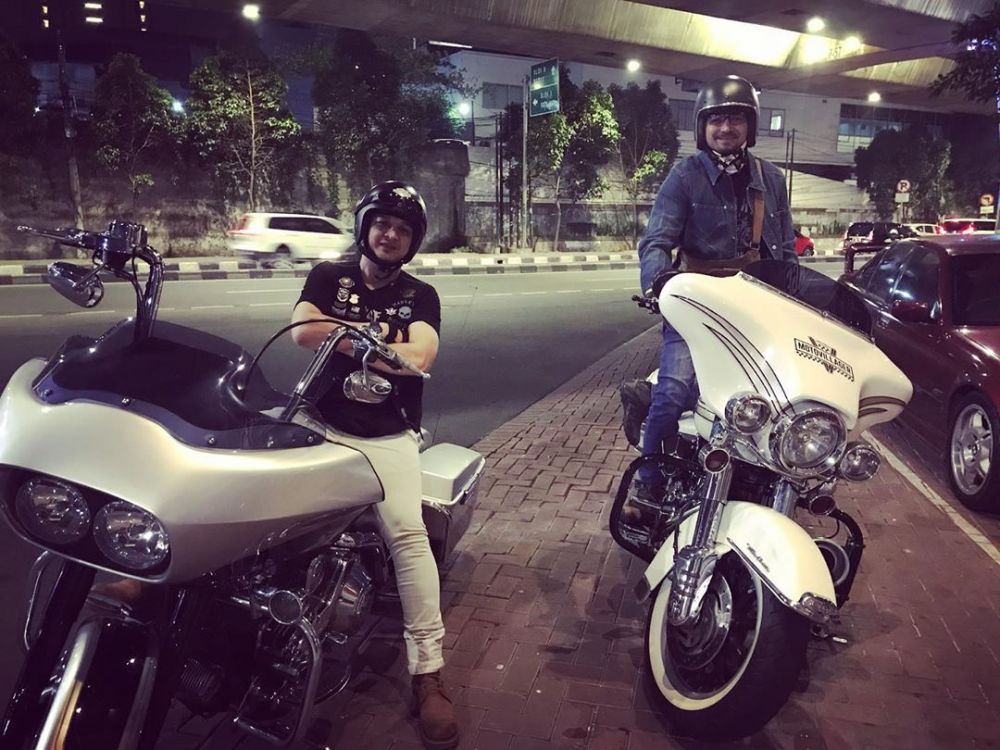 Gaya 7 vokalis band kendarai motor, Ariel Noah touring Jogja-Salatiga