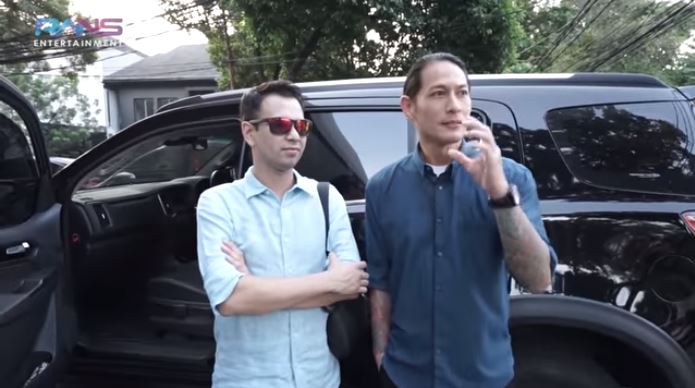 7 Potret isi mobil Chef Juna, kemana-mana bawa pisau