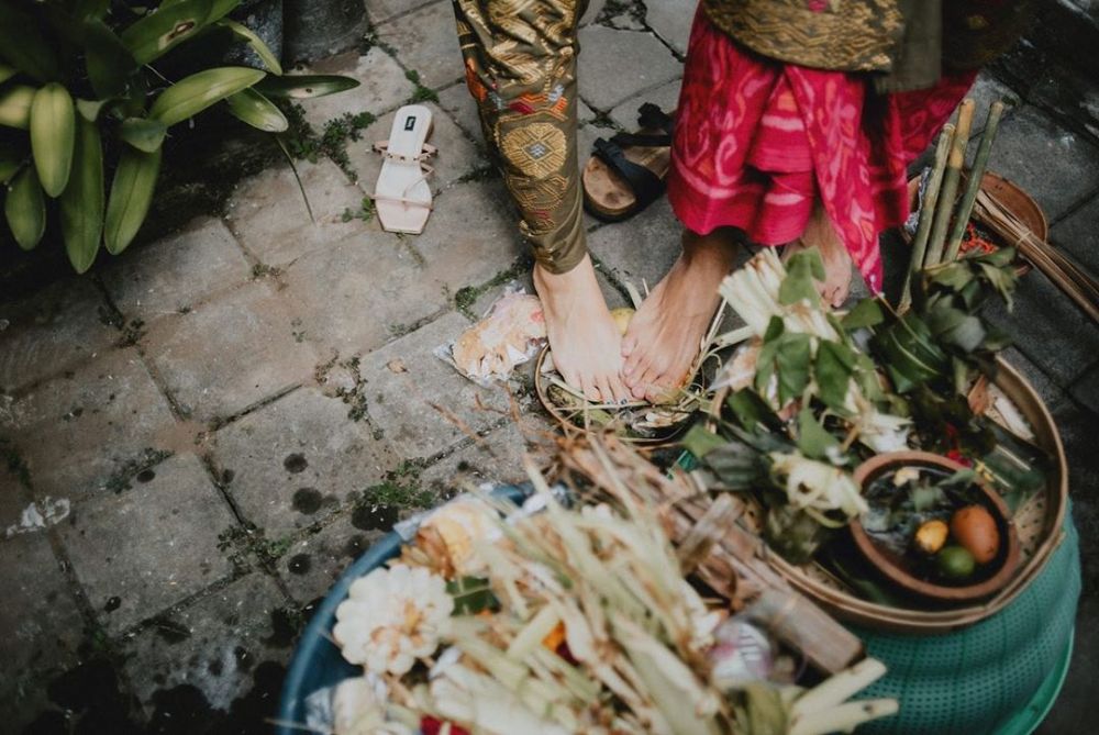 10 Momen upacara sakral Nelu Bulanin baby Kaimano anak Westny DJ