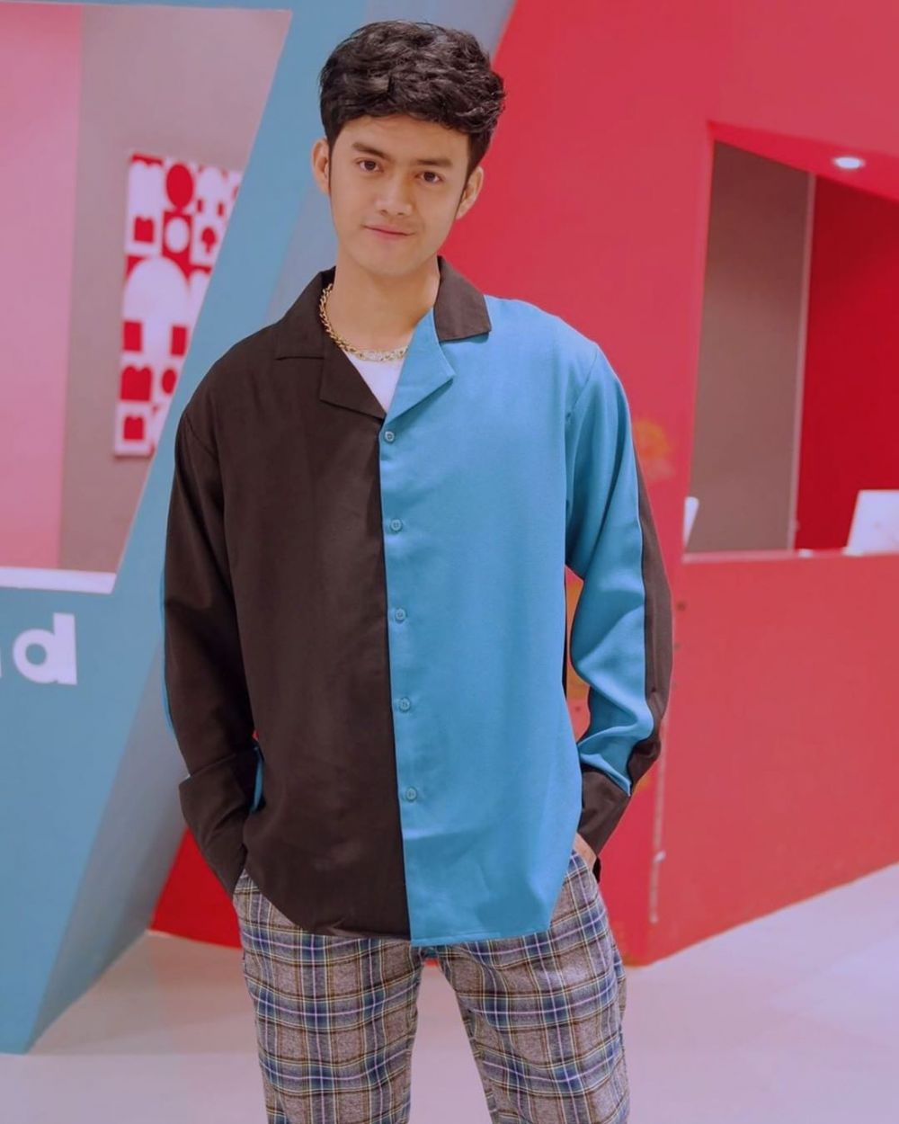 10 Potret Denias Ismail, pria yang tulis pesan spesial ke Lesty Kejora