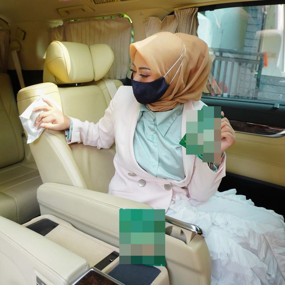 8 Potret mobil mewah Rachel Vennya, dilengkapi fitur canggih